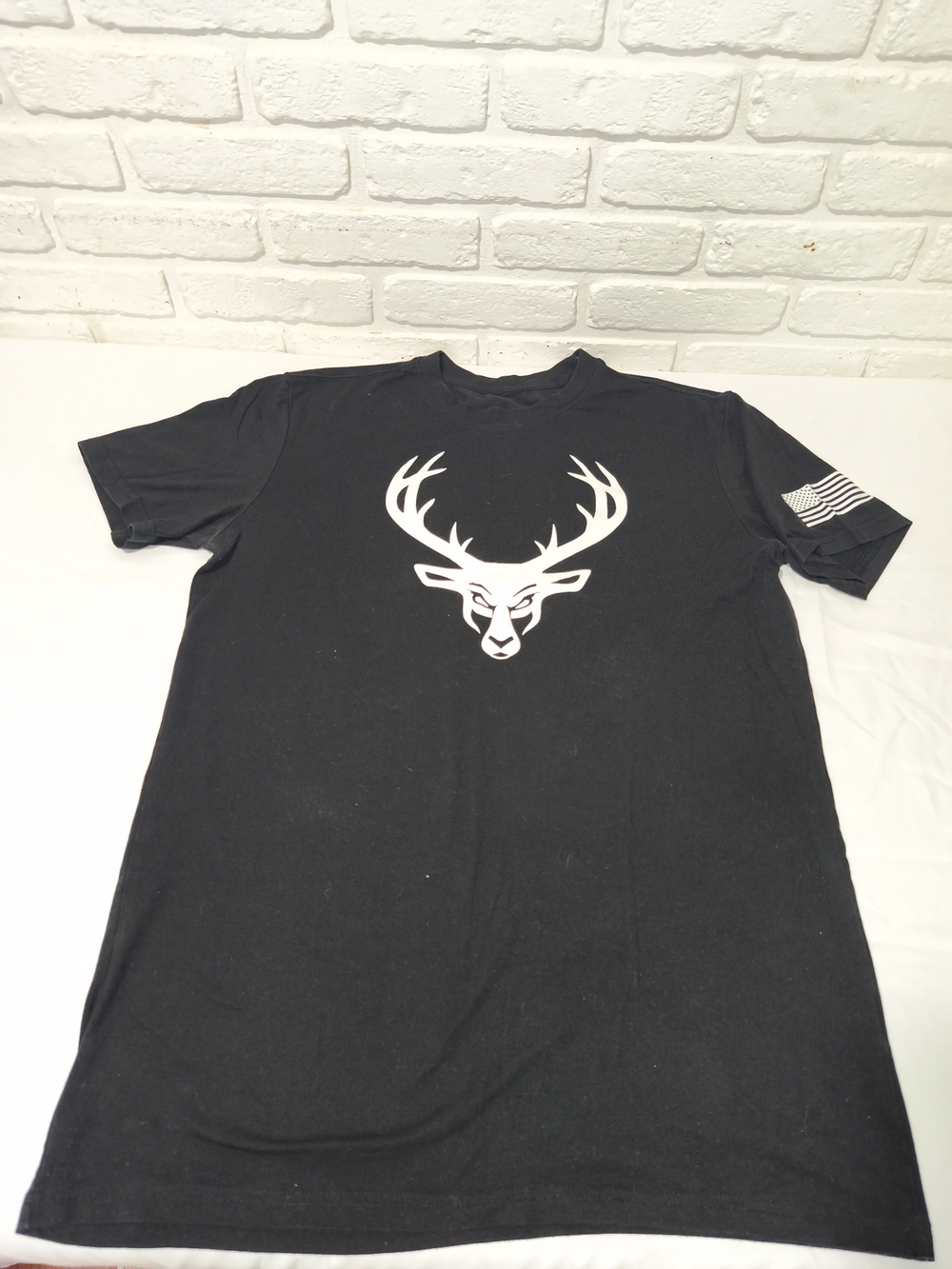 Men’s Black Short Sleeve T-Shirt with White Deer Graphic